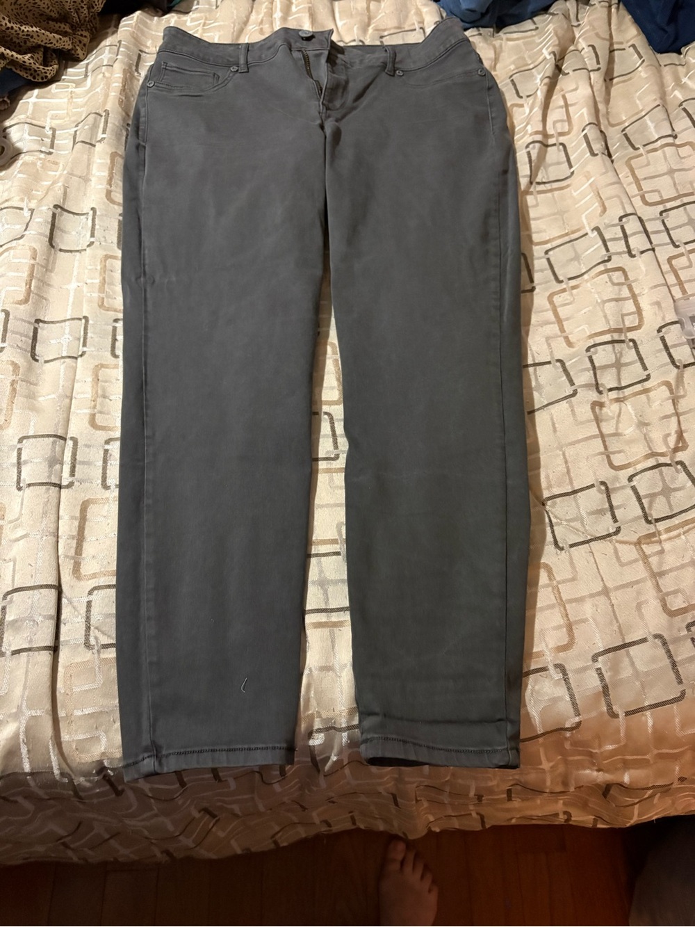 Maurices Women's Skinny Jeans in Charcoal Gray